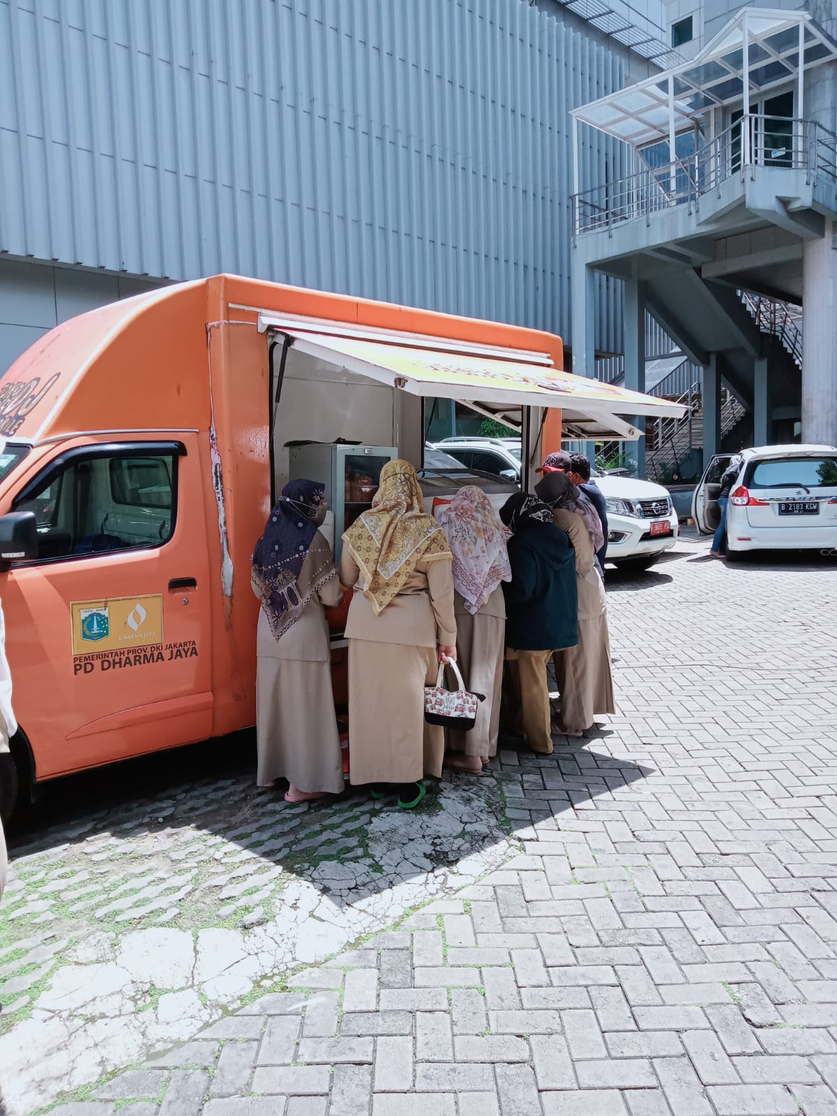 Food truck Menjual Daging Dharma Jaya